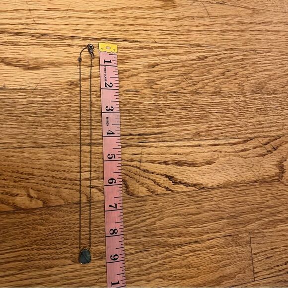 Labradorite (?) Pendant Necklace on a Gold Tone Chain - Picture 4 of 5